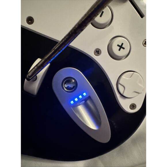 RockBand Wii Harmonix Fender Guitar Hero Stratocaster Model 19091 - NO DONGLE - Picture 2 of 9